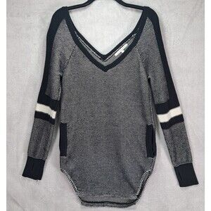 Victoria's Secret Double V Neck Sweater Tunic Pockets Thumb Holes Sz XS Comfy